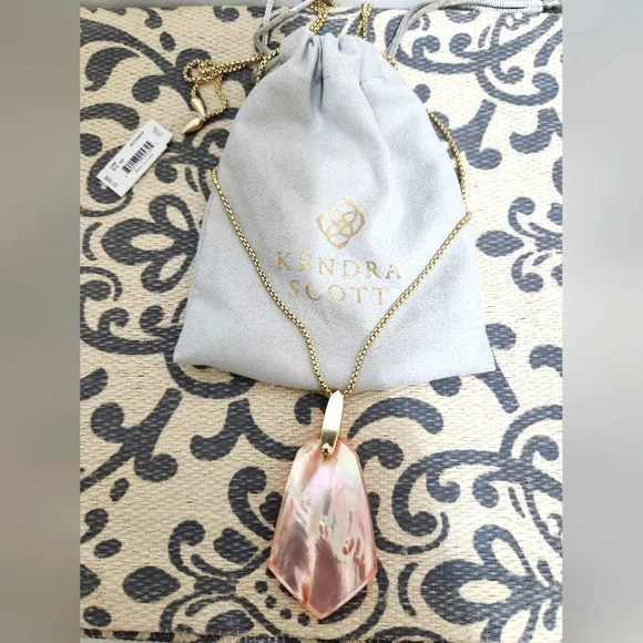 NWT KENDRA SCOTT CAM NECKLACE GOLD Peach - Picture 3 of 5